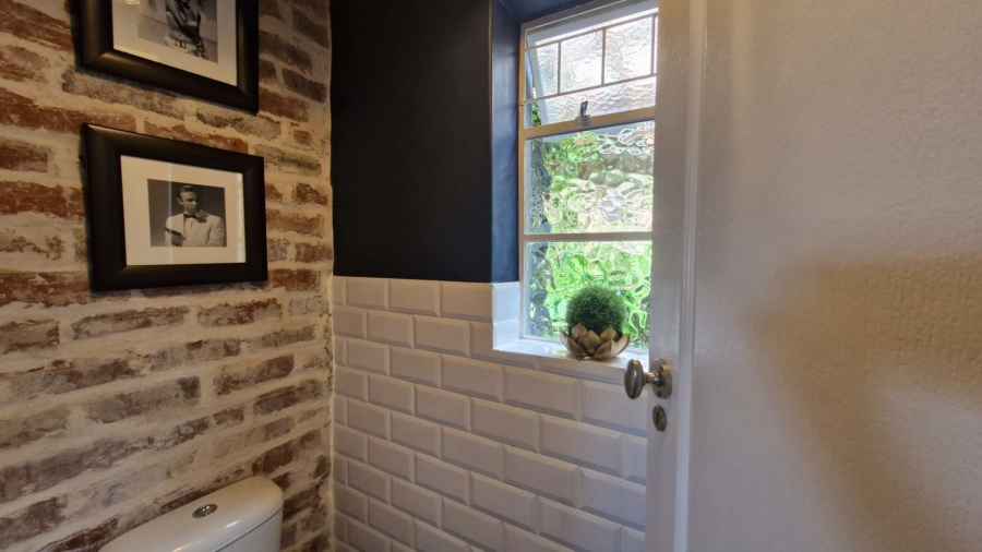 To Let 2 Bedroom Property for Rent in Simons Town Western Cape